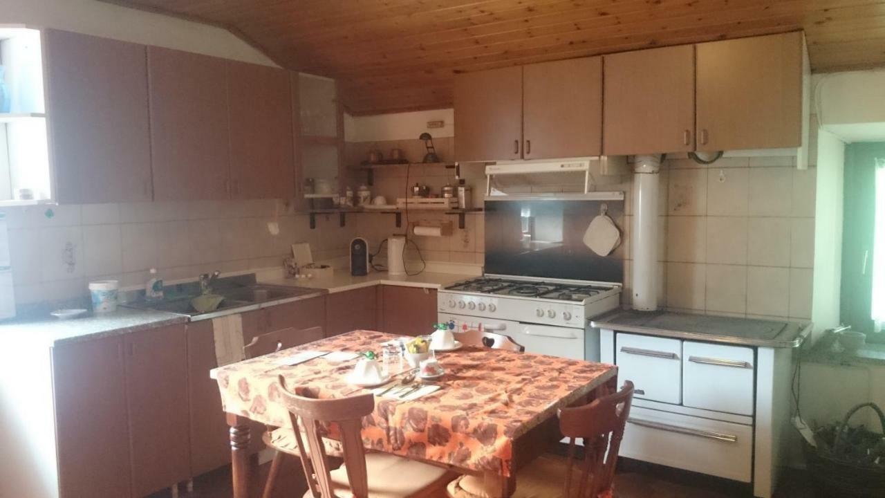 B&B In Fattoria Frisanco Bagian luar foto